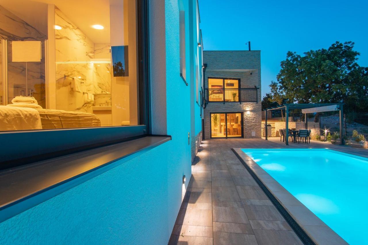Perla Nera Heated Pool & Sauna Stan Trigraci Exterior photo
